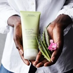 Aveda Be Curly™ Enhancer 12 Aveda Be Curly™ Enhancer -Soins Capillaires aveda be curly enhancer creme coiffante definition des boucles 4