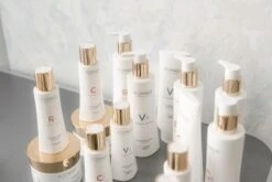 ICONIQUE Professional R+ Keratin Repair Nourishing Shampoo -Soins Capillaires iconique professional r keratin repair nourishing shampoo shampoing renovateur a la keratine pour cheveux secs et abimes 1